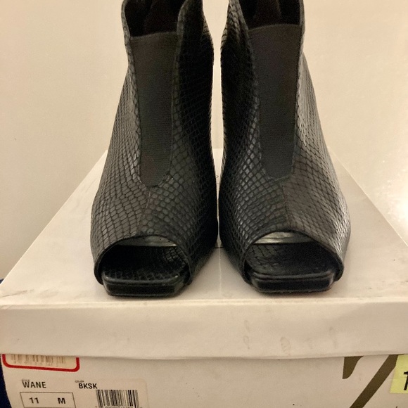 Sergio Zelcer - Women’s Black, Heel, Booties. Size 11. - Picture 2 of 6